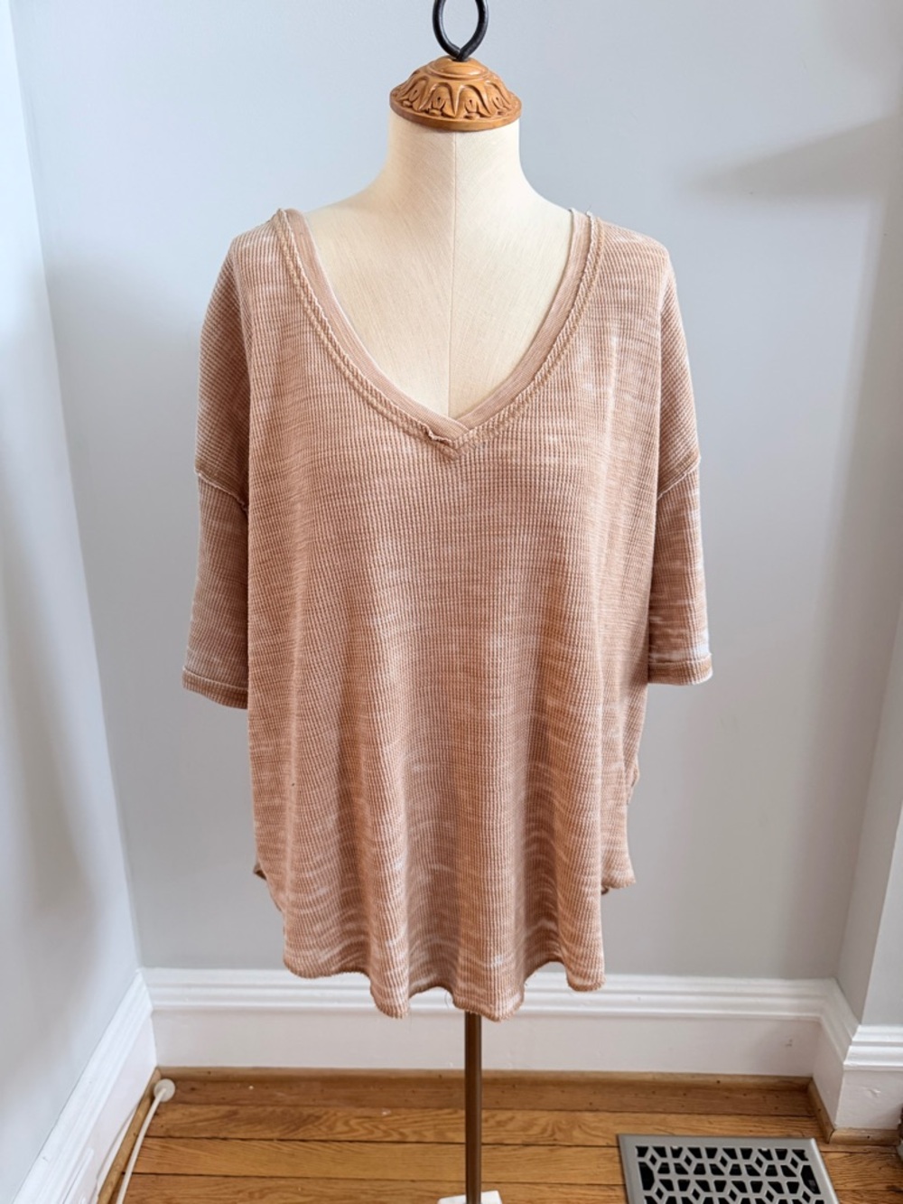 We The Free Relaxed V-Neck Short Sleeve Tee in Taupe